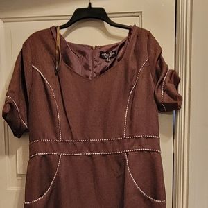 New Brown v-neck short sleeve dress with white stitched trimming